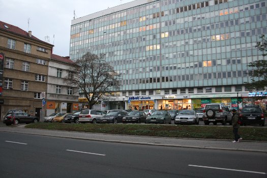 Parking przed biurowcem - Izbą Skarbową